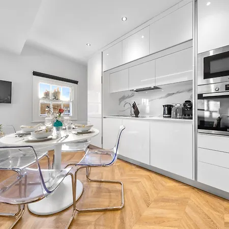 Stunning Hyde Park Apartments